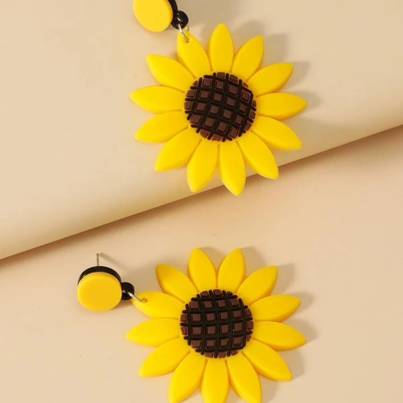 🌻 Awesome Oversized Cartoon Floral Flower Sunflower Stud Earrings 🌻 - Picture 3 of 4
